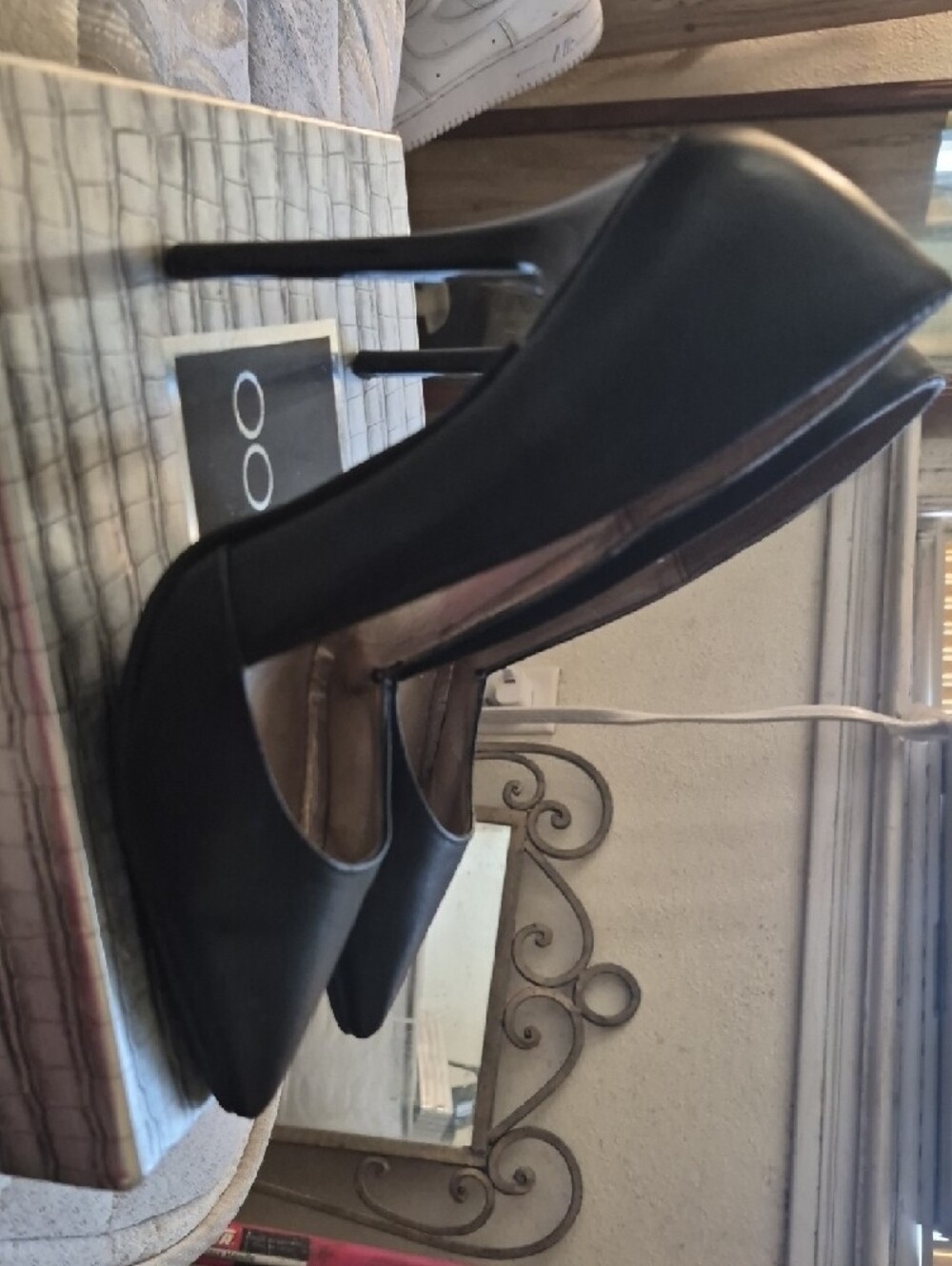Vero Cuoio Black Pointed-Toe Leather Pump - Picture 5 of 7